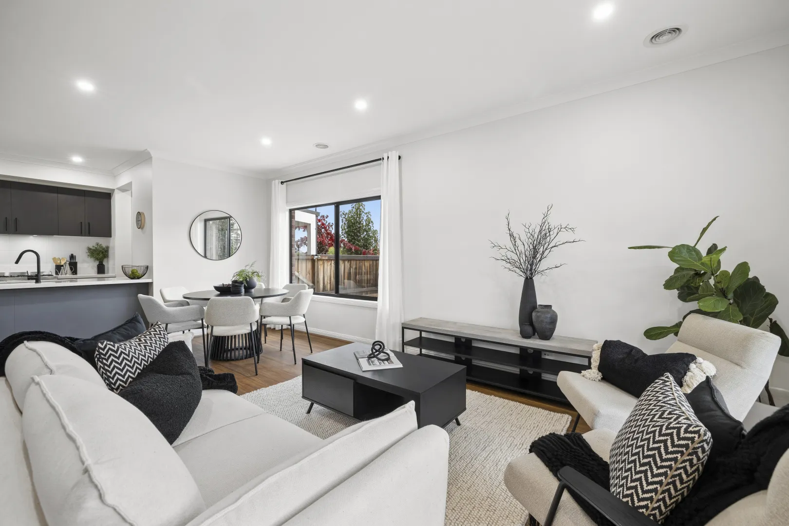 House in Kyneton - More