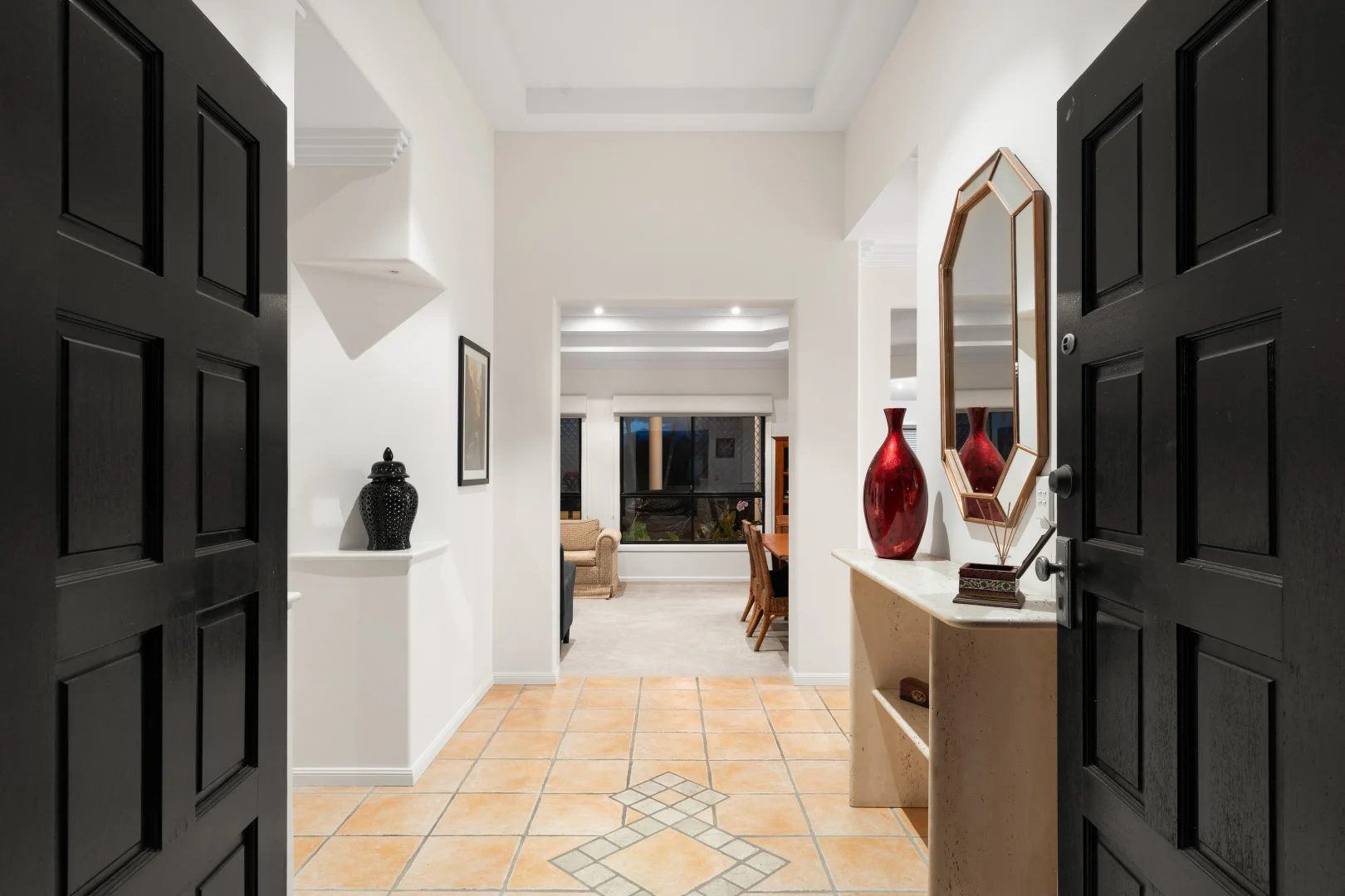 Additional image 2 of 30 Nottinghill Gate Drive, Arundel QLD 4214