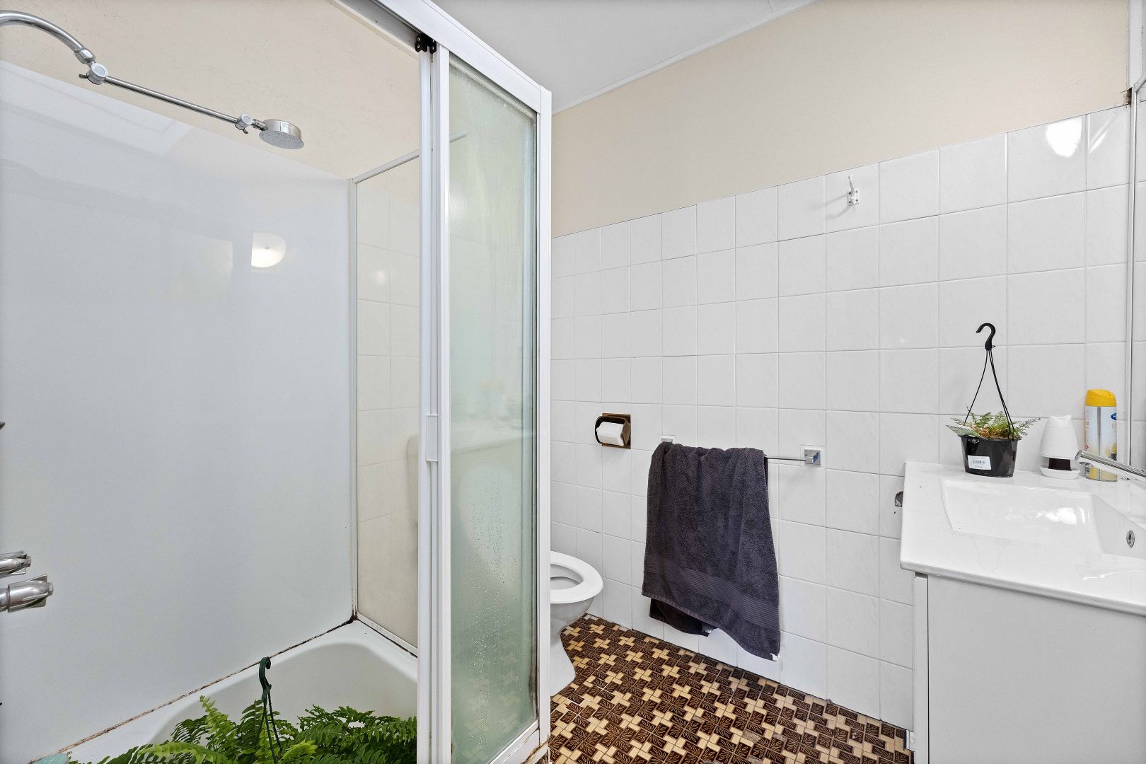 Unit 5/203 Campbell Street, Newtown QLD 4350, Image 2