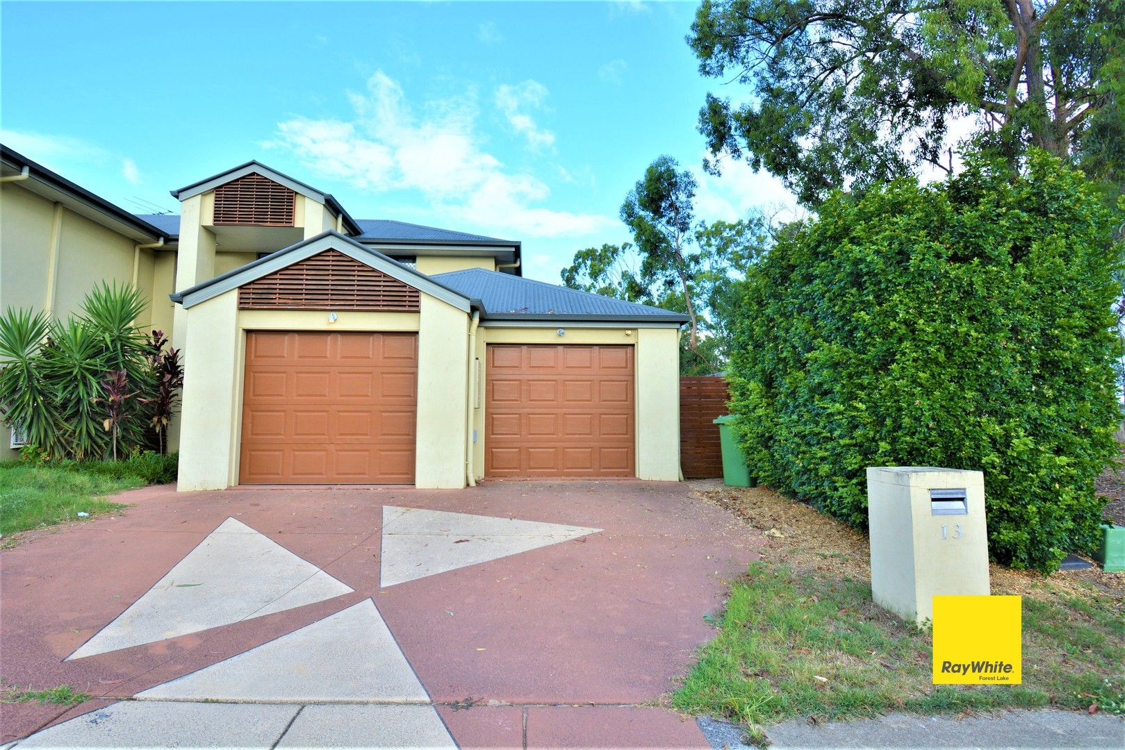 5 bedrooms House in 13 Treetops Ave SPRINGFIELD LAKES QLD, 4300