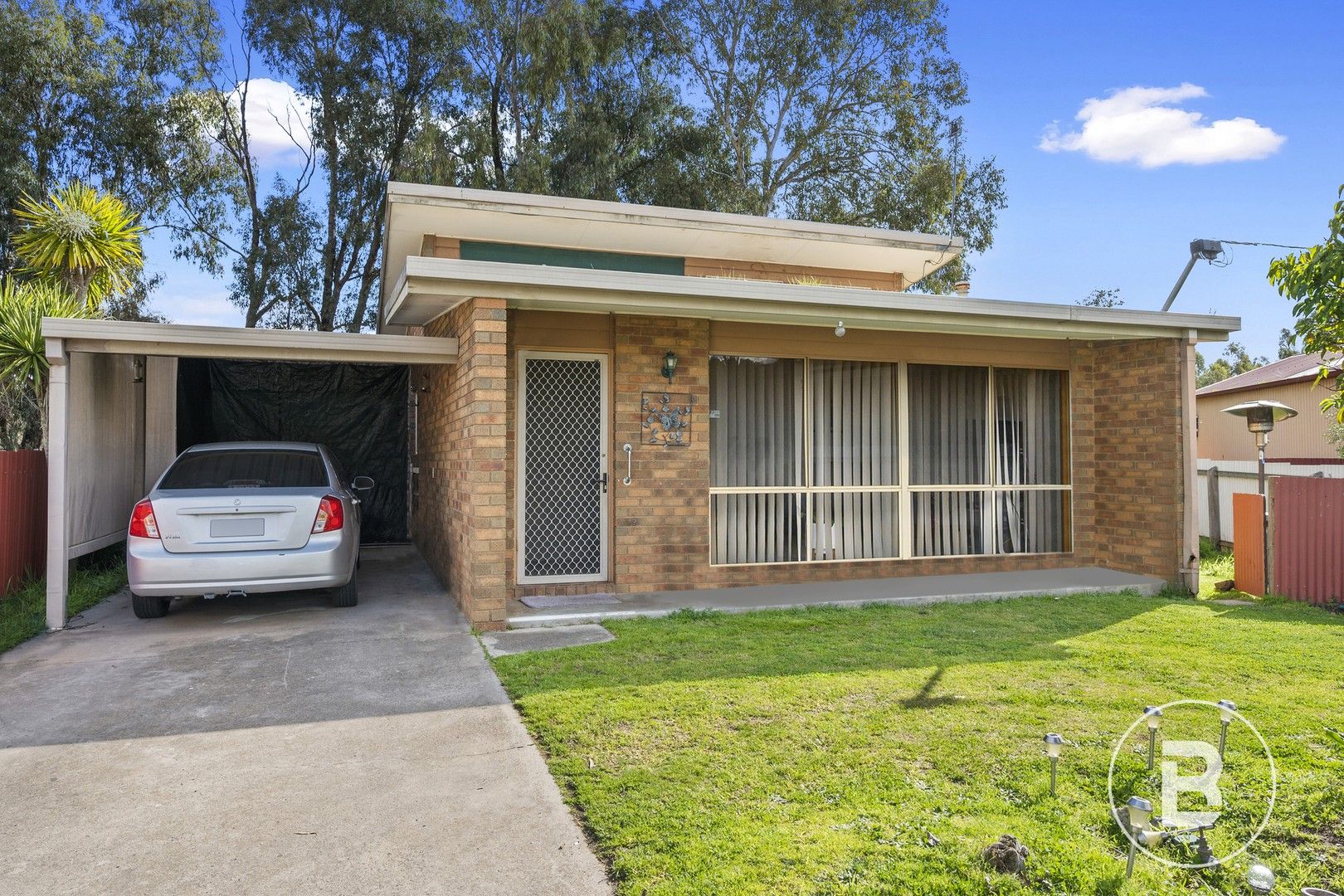 1/4 Hedley Court, White Hills VIC 3550, Image 0