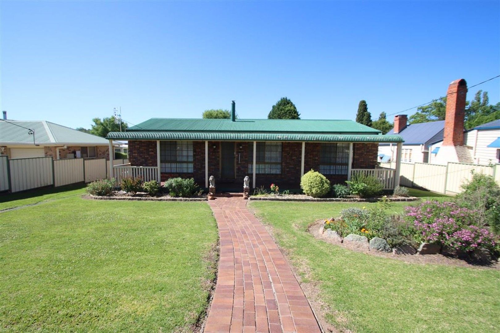 4 bedrooms House in 88 Manners Street TENTERFIELD NSW, 2372