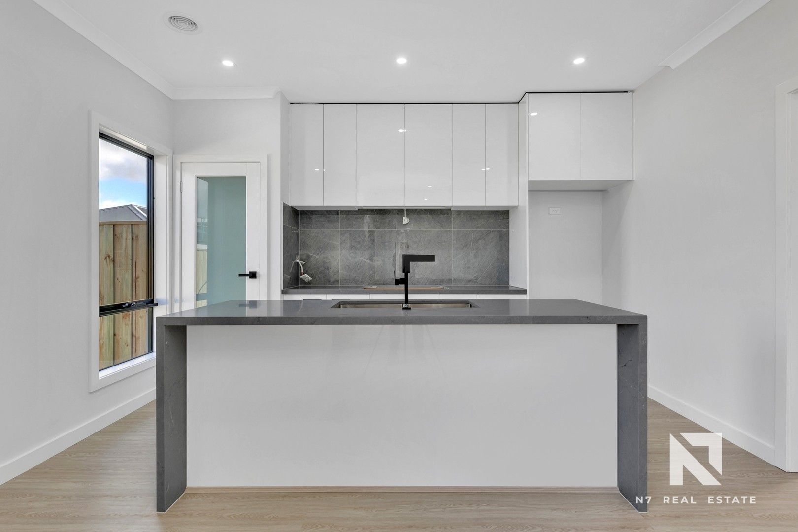 3 bedrooms House in 22 Cherish Street FRASER RISE VIC, 3336