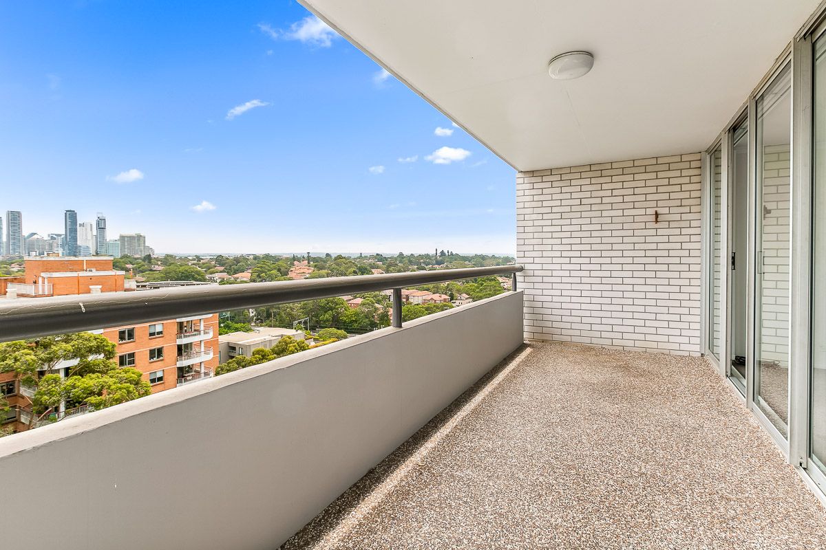 2 bedrooms Apartment / Unit / Flat in 904/4 Broughton Road ARTARMON NSW, 2064