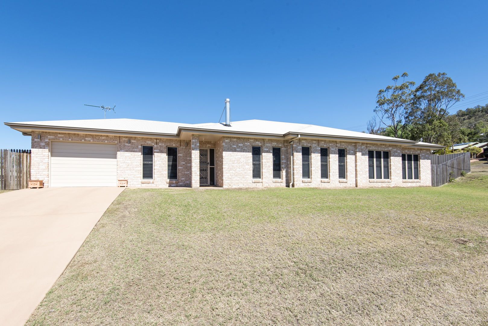 4 Warrina Court, Kingsthorpe QLD 4400, Image 2