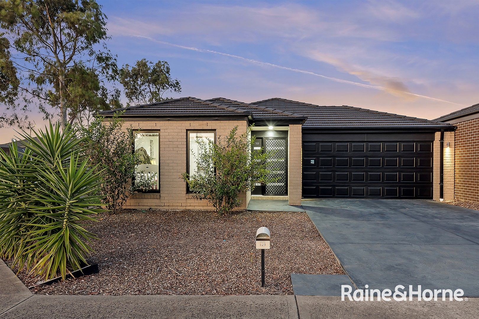 10 Harvard Street, Cranbourne West VIC 3977, Image 0