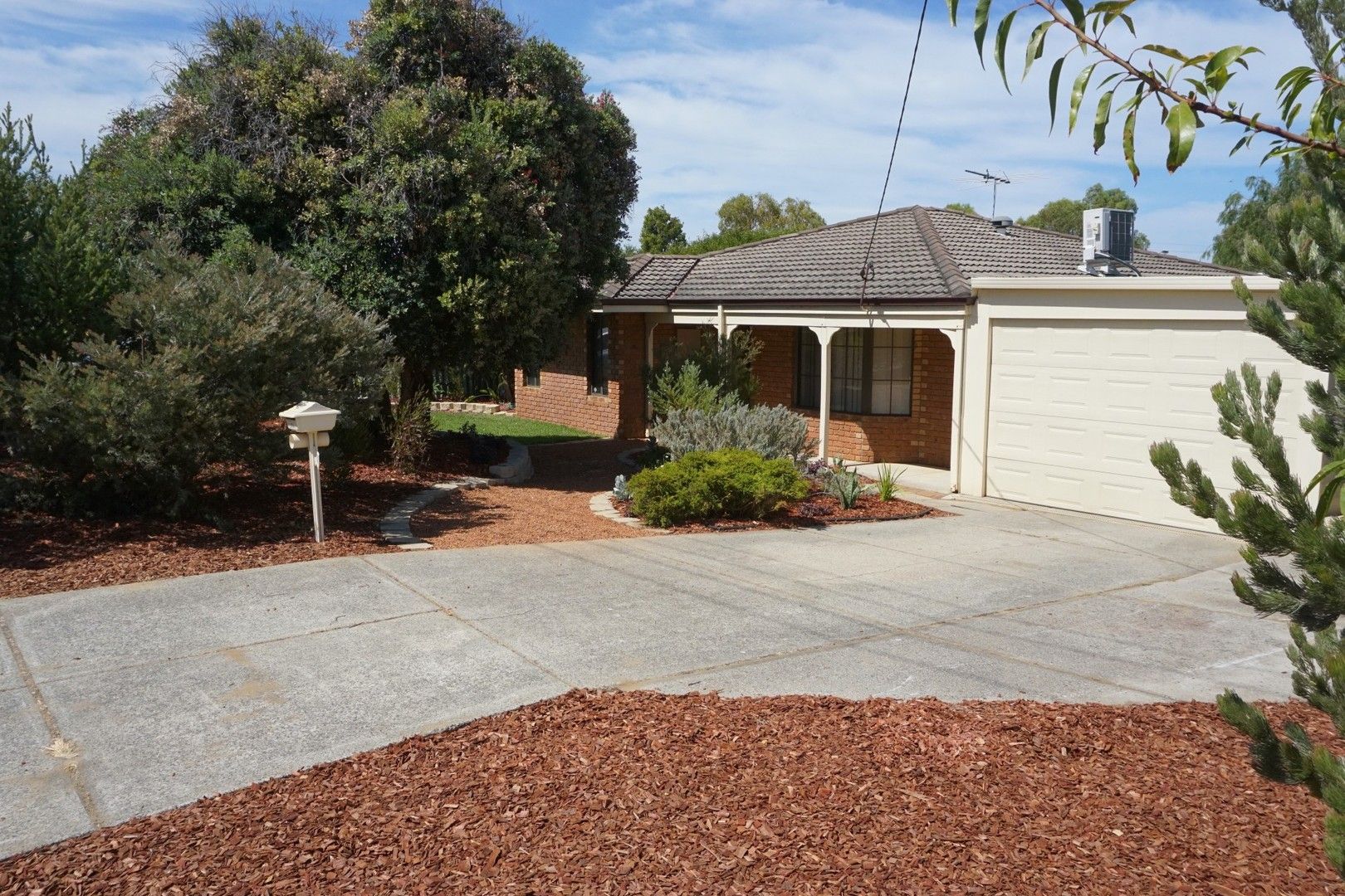 14 Blackthorne Crescent, South Lake WA 6164, Image 0