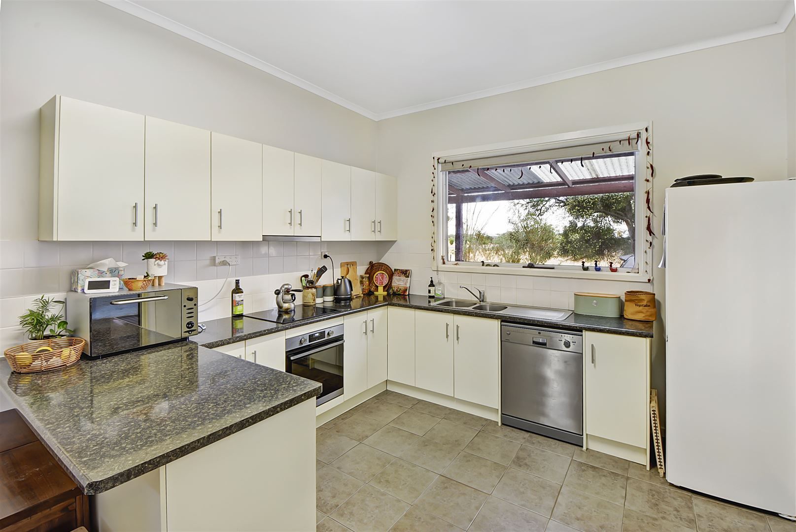 93 Chequers Road, Quantong VIC 3401, Image 2