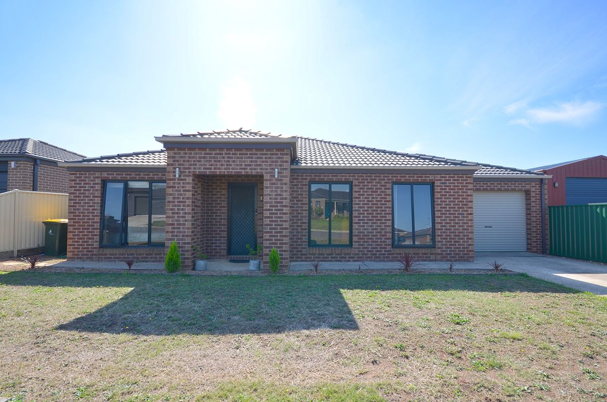 3 bedrooms House in 20 Mountview Drive SEBASTOPOL VIC, 3356