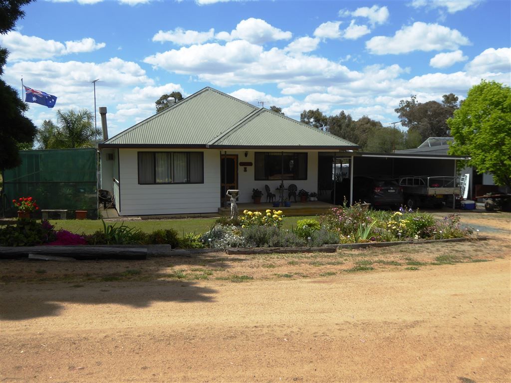 3354 Urana Rd, Burrumbuttock NSW 2642, Image 2