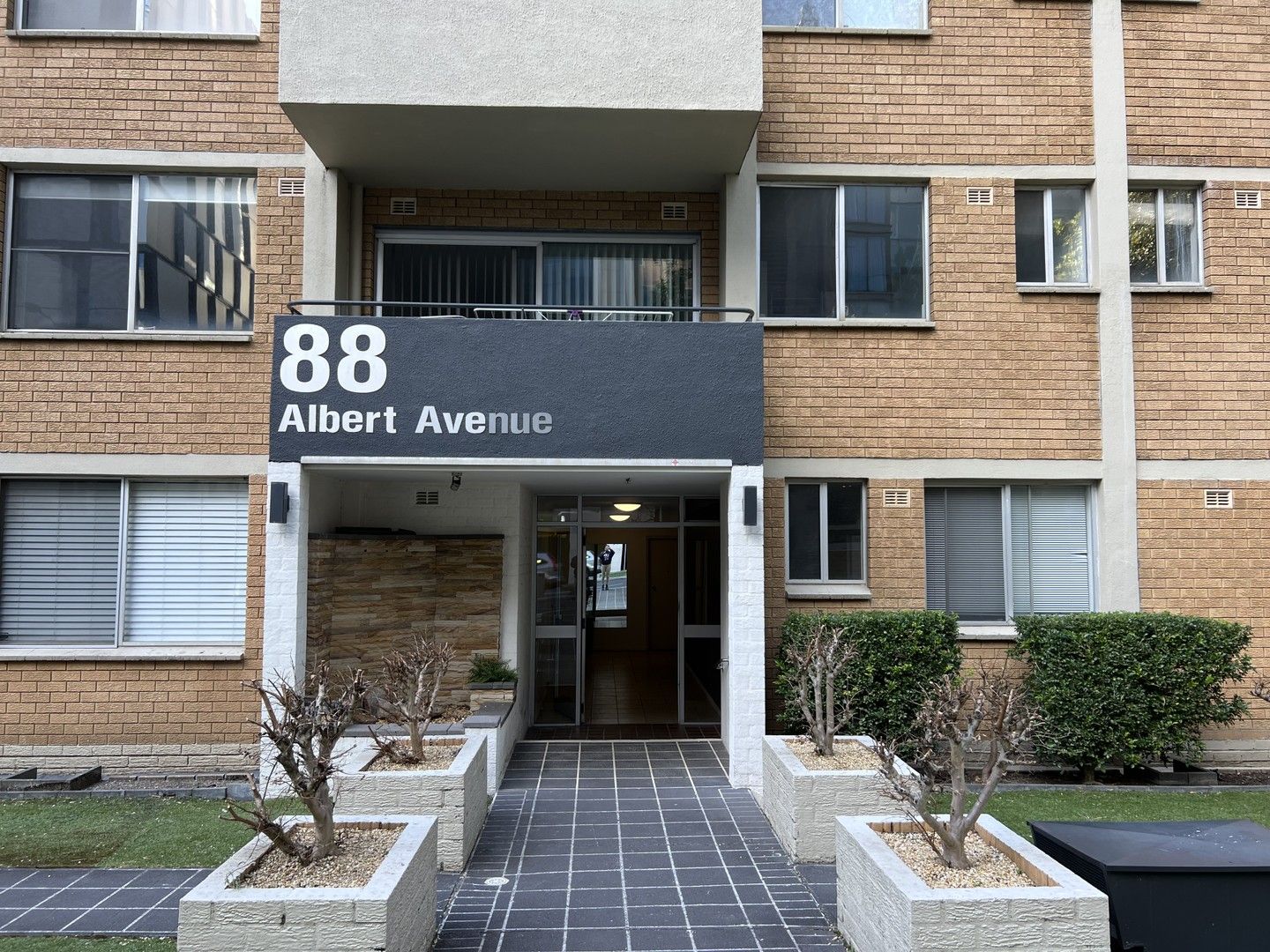 2 bedrooms Apartment / Unit / Flat in 22/88 Albert Avenue CHATSWOOD NSW, 2067