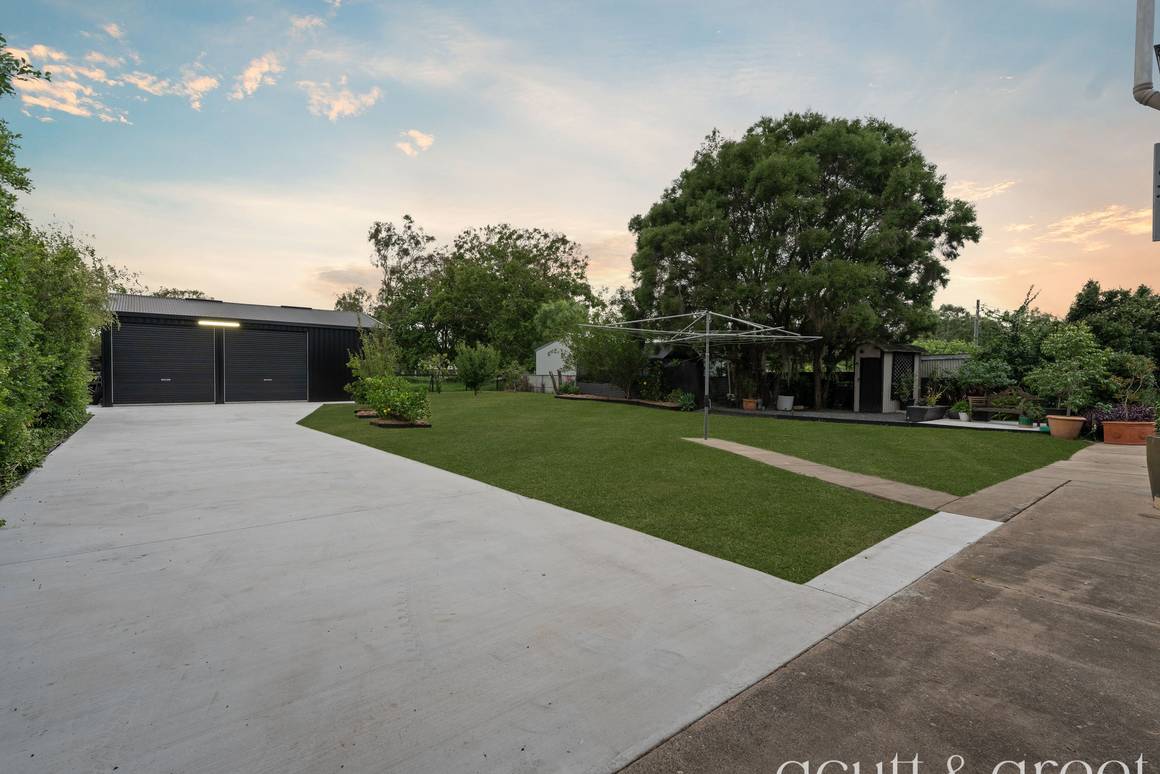 3 Madden Lane Rosewood 4340 - Image 5