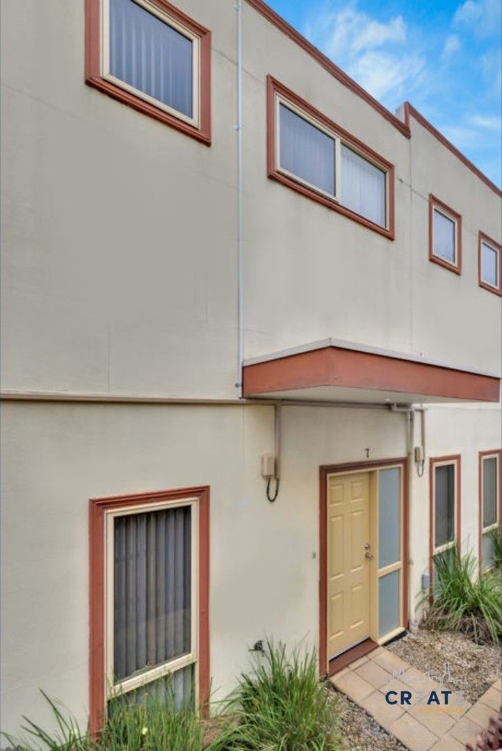 3 bedrooms Townhouse in 7/2-4 McArthur Avenue ST ALBANS VIC, 3021