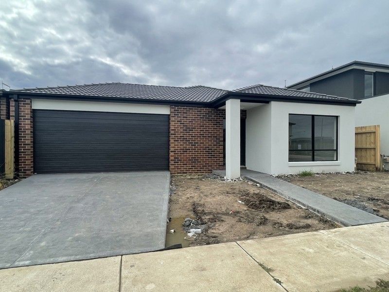 Lot 381/62 Haflinger Avenue, Cranbourne East VIC 3977, Image 0