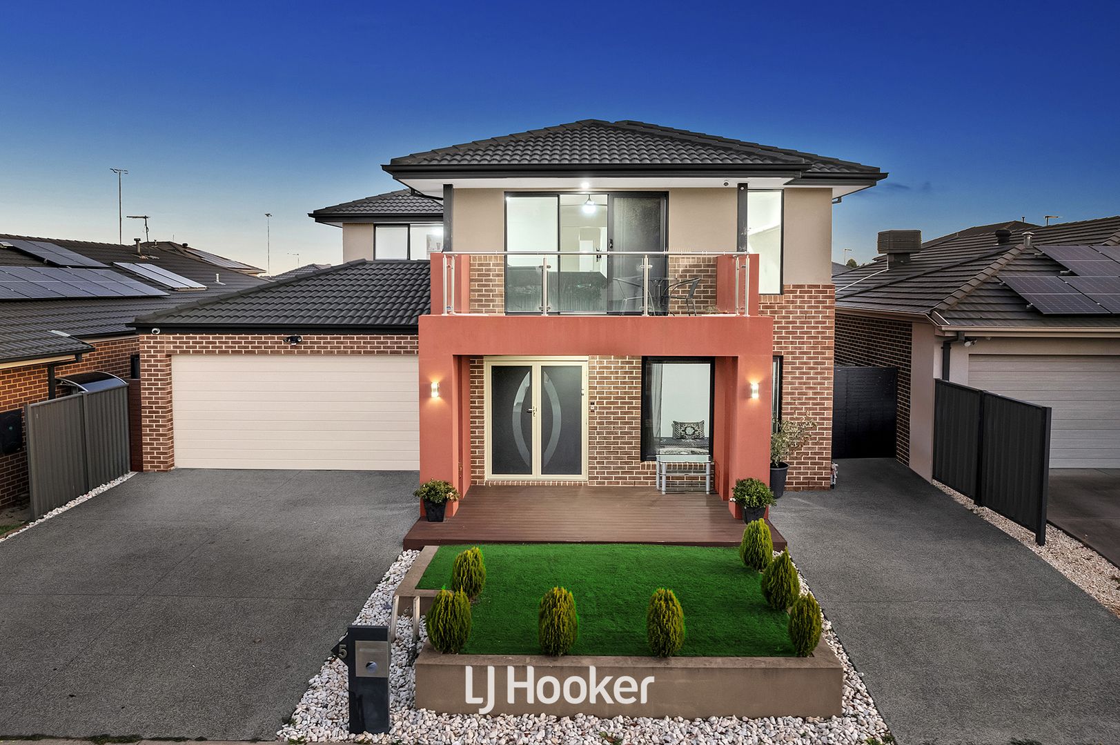 5 Tinnadice Road, Cranbourne East VIC 3977, Image 1