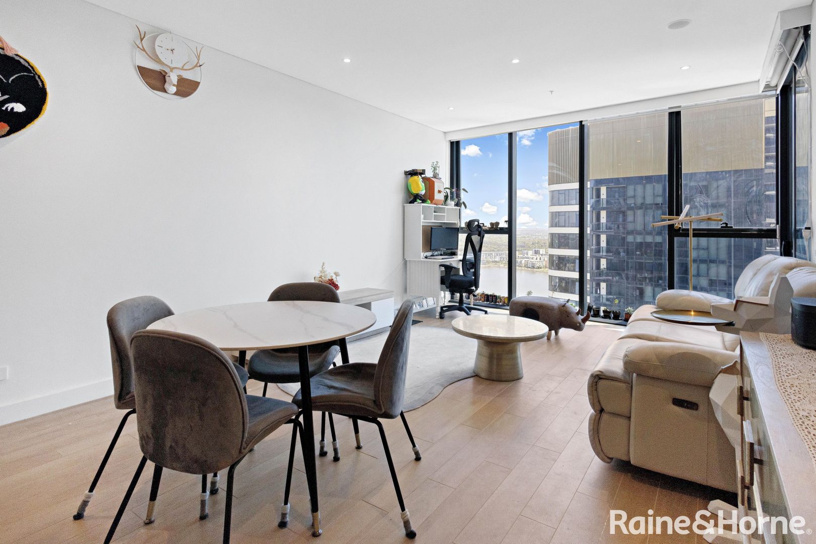 2402/8 Walker st, Rhodes NSW 2138, Image 2