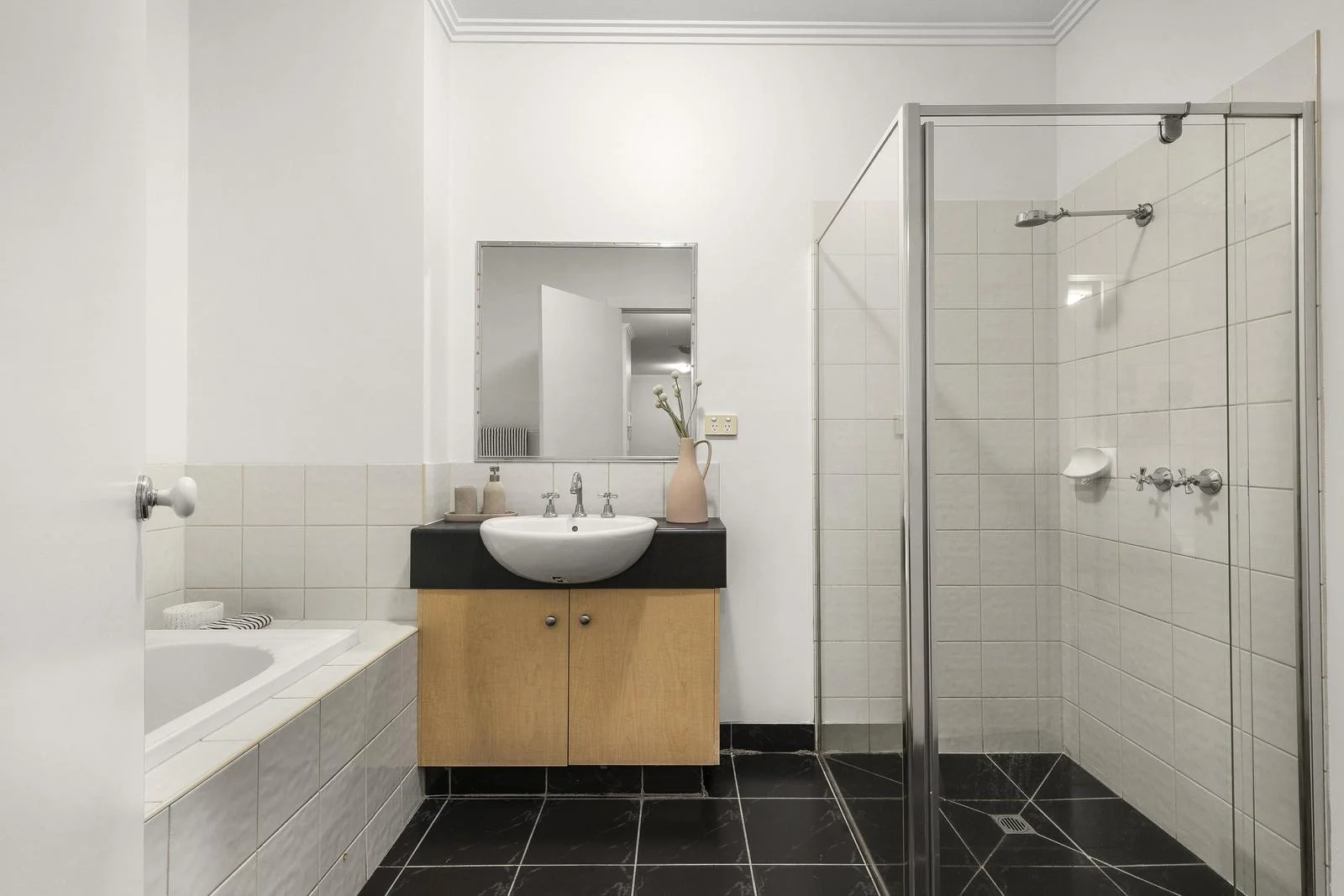 Additional image 6 of 28/2 Newmarket Way, Flemington VIC 3031