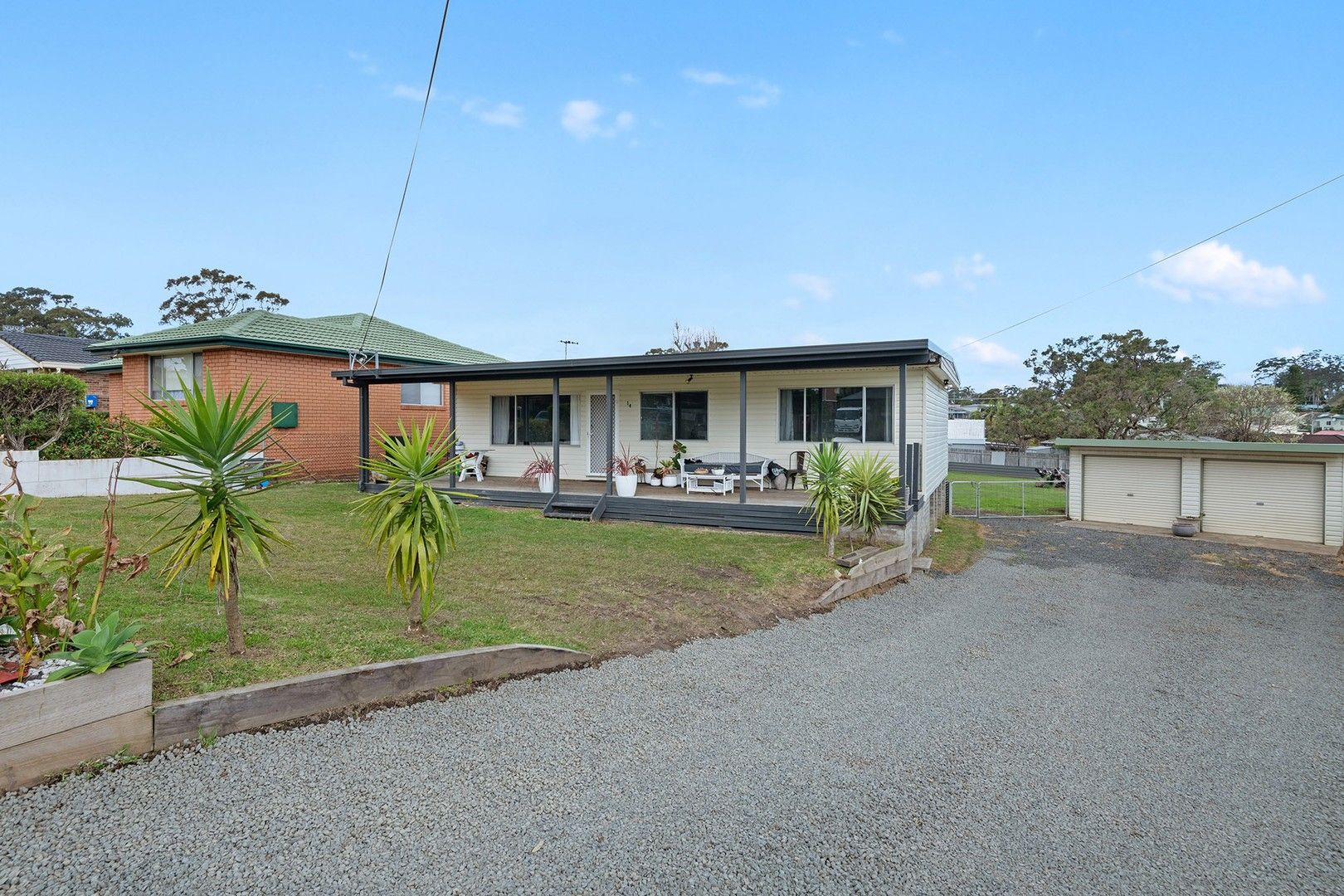 4 bedrooms House in 14 Vickery Avenue SANCTUARY POINT NSW, 2540