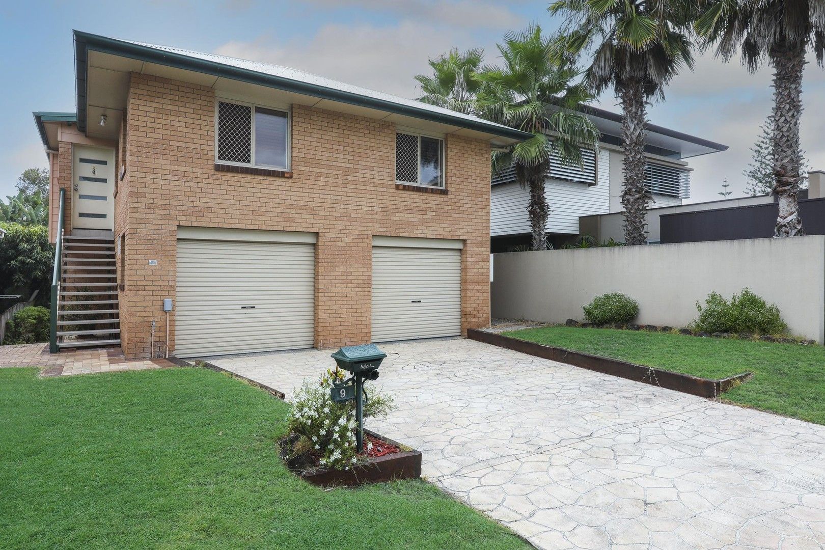 3 bedrooms House in 9 Petrel Avenue MERMAID BEACH QLD, 4218