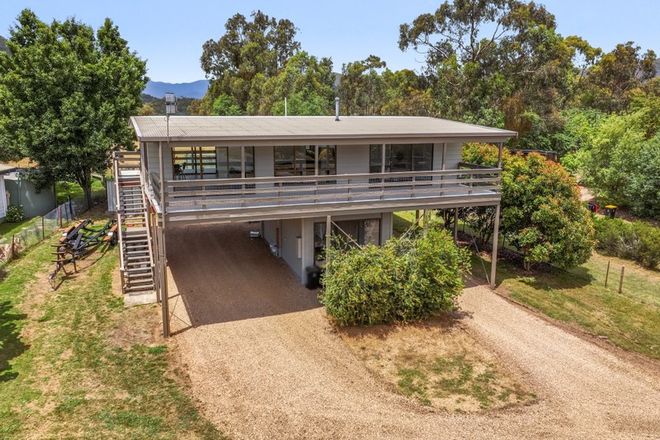 Picture of 19 Trout Stream Way, MACS COVE VIC 3723