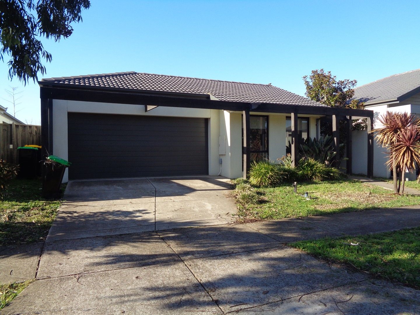 3 bedrooms House in 33 Mimosa Way BURNSIDE HEIGHTS VIC, 3023