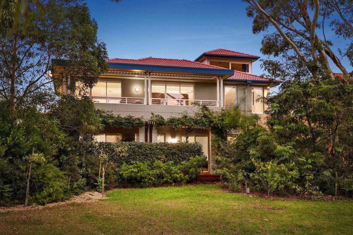 4 bedrooms House in 8 Hobsons Bay Parade PORT MELBOURNE VIC, 3207