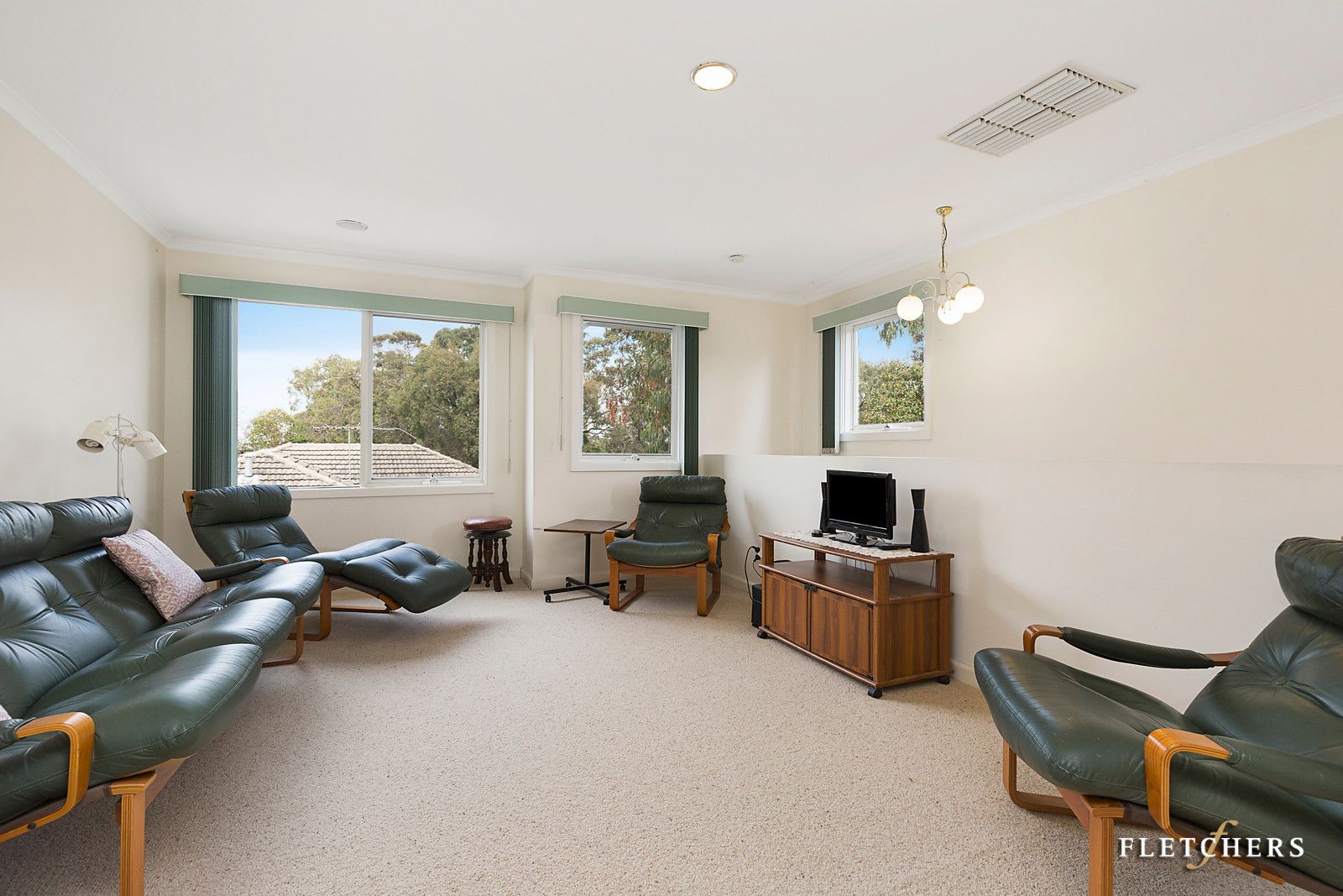 43 Menin Road, Forest Hill VIC 3131, Image 2