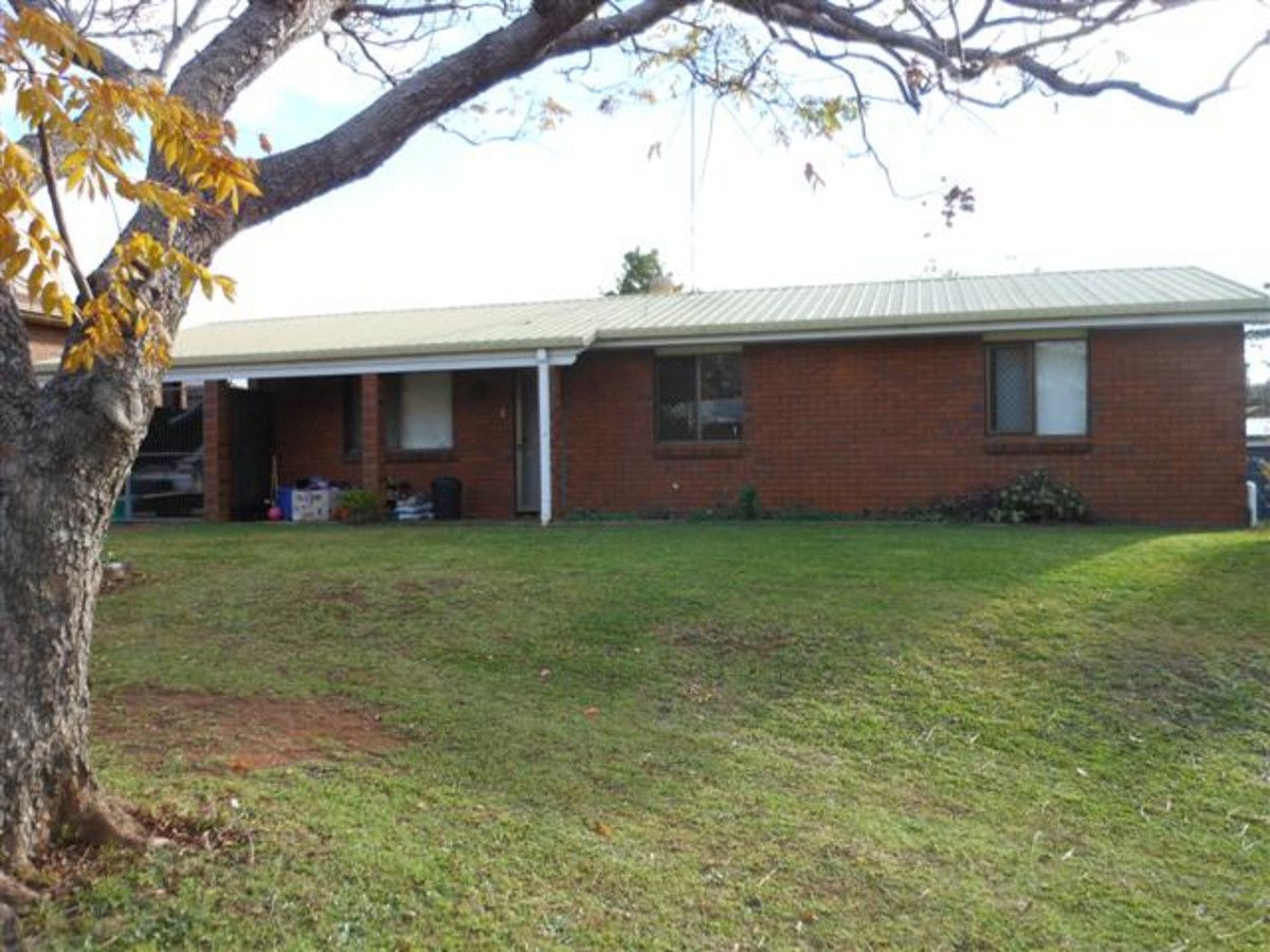 3 bedrooms House in 11 Sherry Street WILSONTON HEIGHTS QLD, 4350