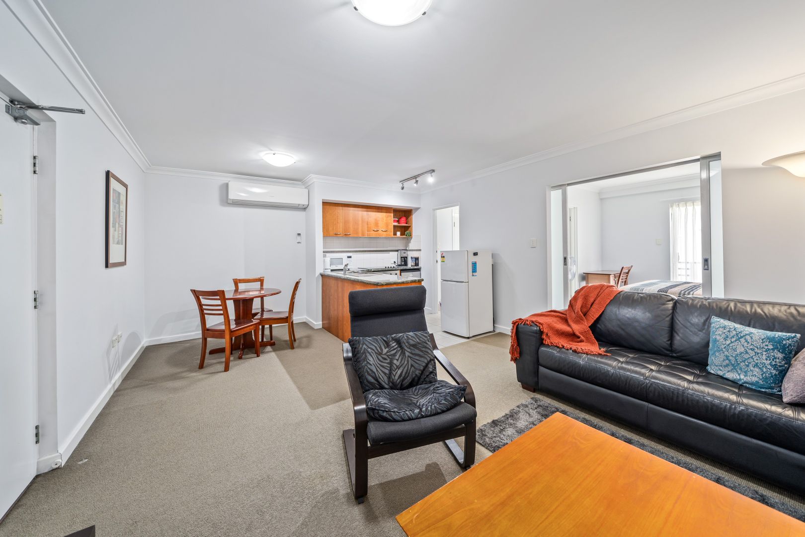 209/112 Mounts Bay Road, Perth WA 6000, Image 2