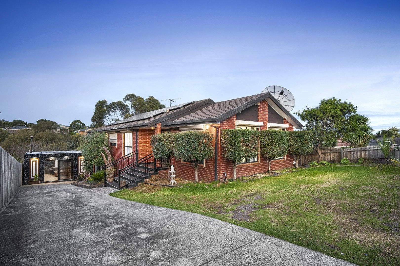 3 bedrooms House in 44 Eucalyptus Place MEADOW HEIGHTS VIC, 3048