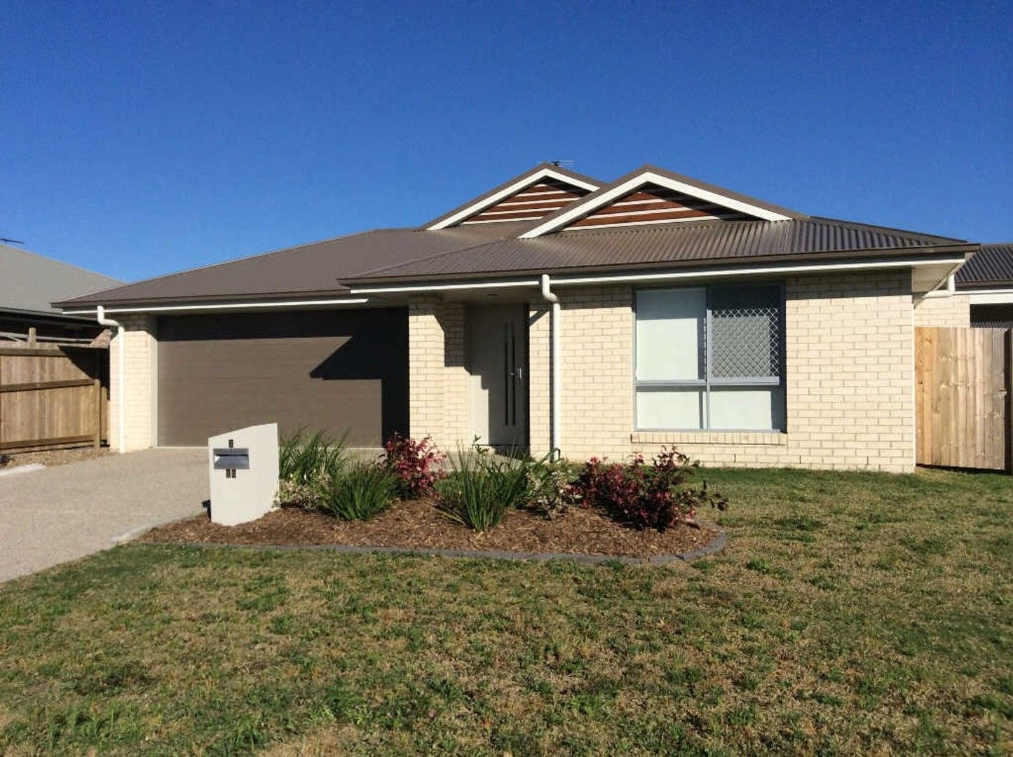 3 bedrooms Semi-Detached in 1/15 Moreton Drive RURAL VIEW QLD, 4740