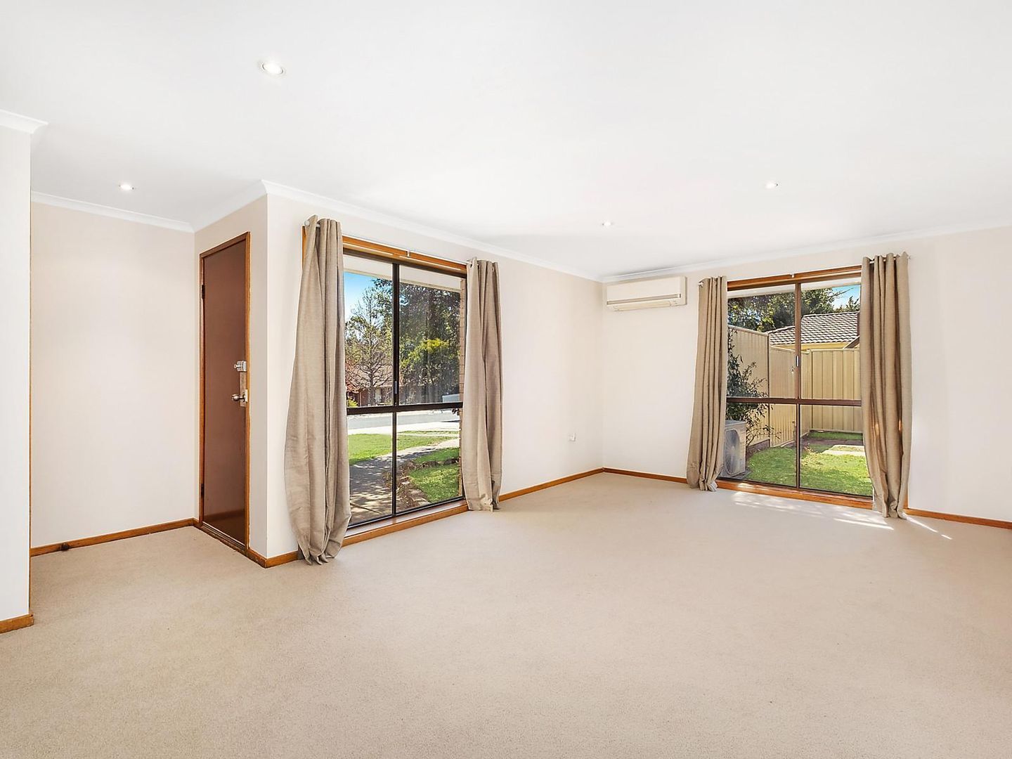 13 Singleton Crescent, Oxley ACT 2903, Image 2