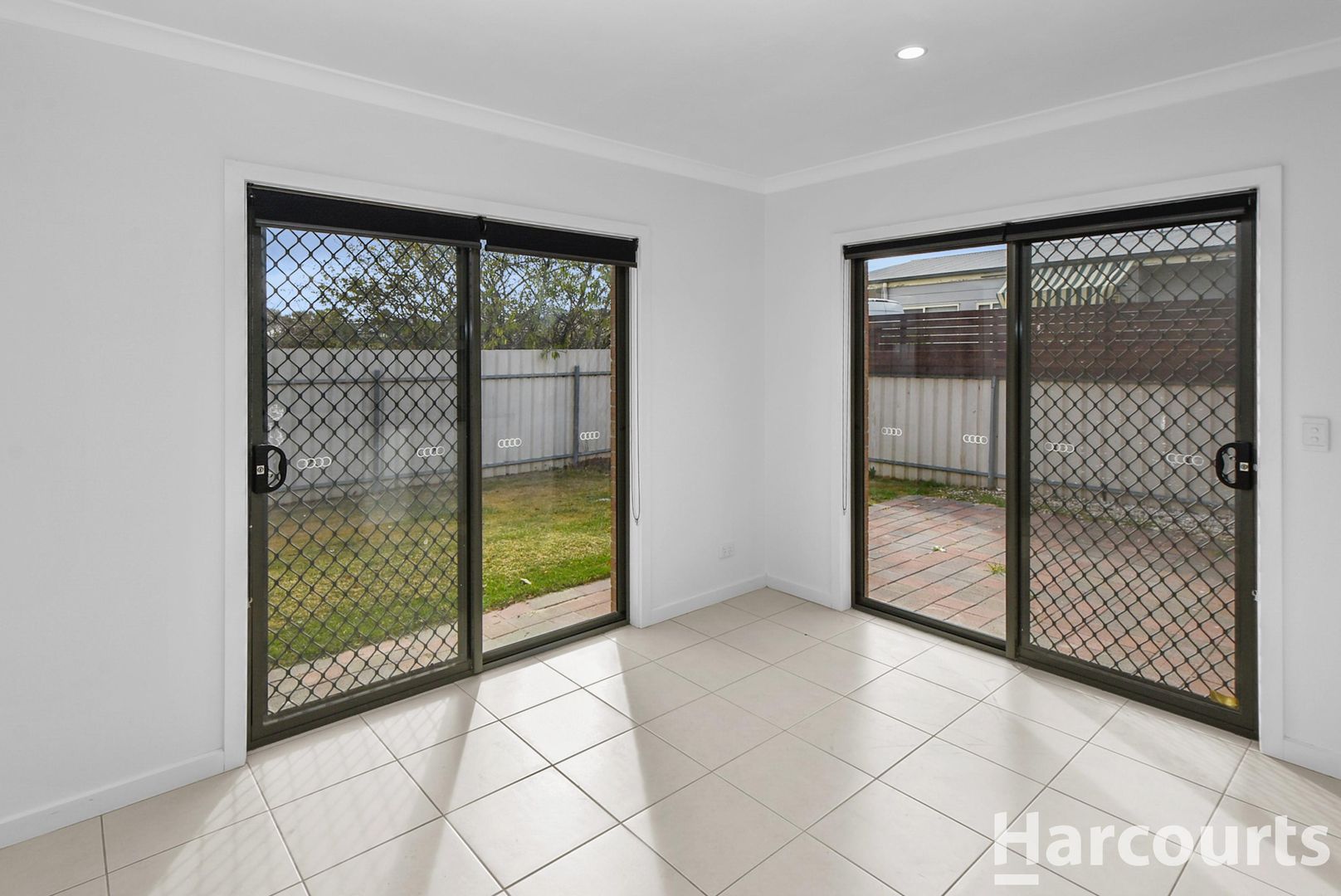 13 Derry Parade, Horsham VIC 3400, Image 2