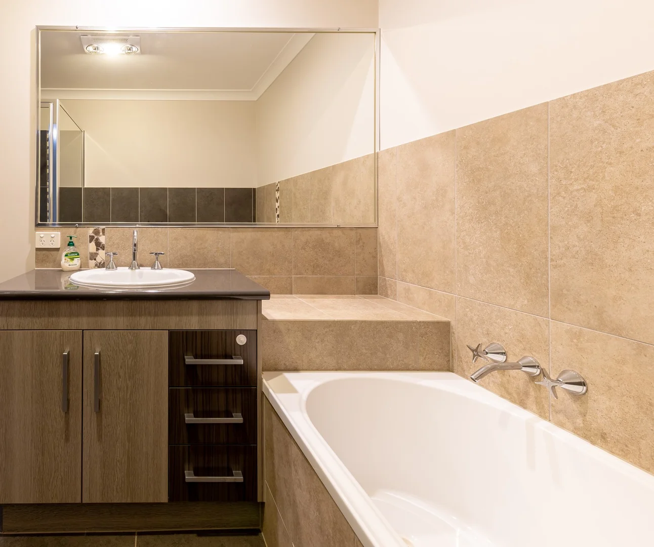 Additional image 11 of 6/8-10 LAMBERT Drive, Moranbah QLD 4744