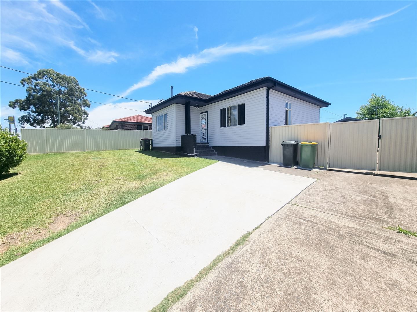 3 bedrooms House in 121 Townview Road MOUNT PRITCHARD NSW, 2170
