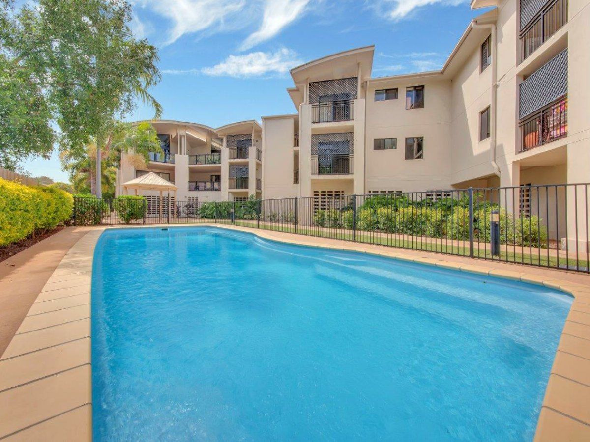 3 bedrooms Apartment / Unit / Flat in 8/8A Wyndham Avenue BOYNE ISLAND QLD, 4680