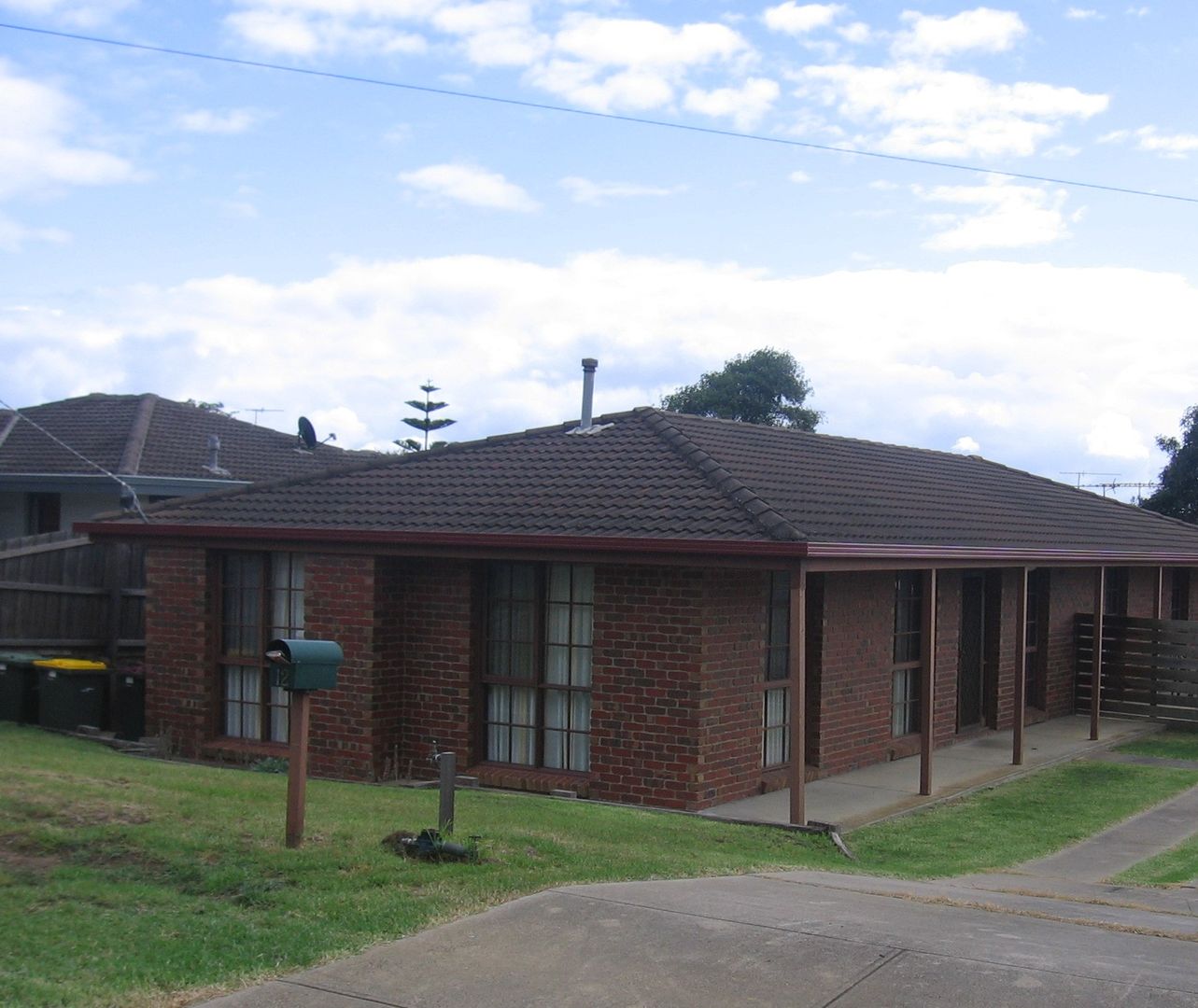 3 bedrooms House in 12 Dublin Drive GROVEDALE VIC, 3216