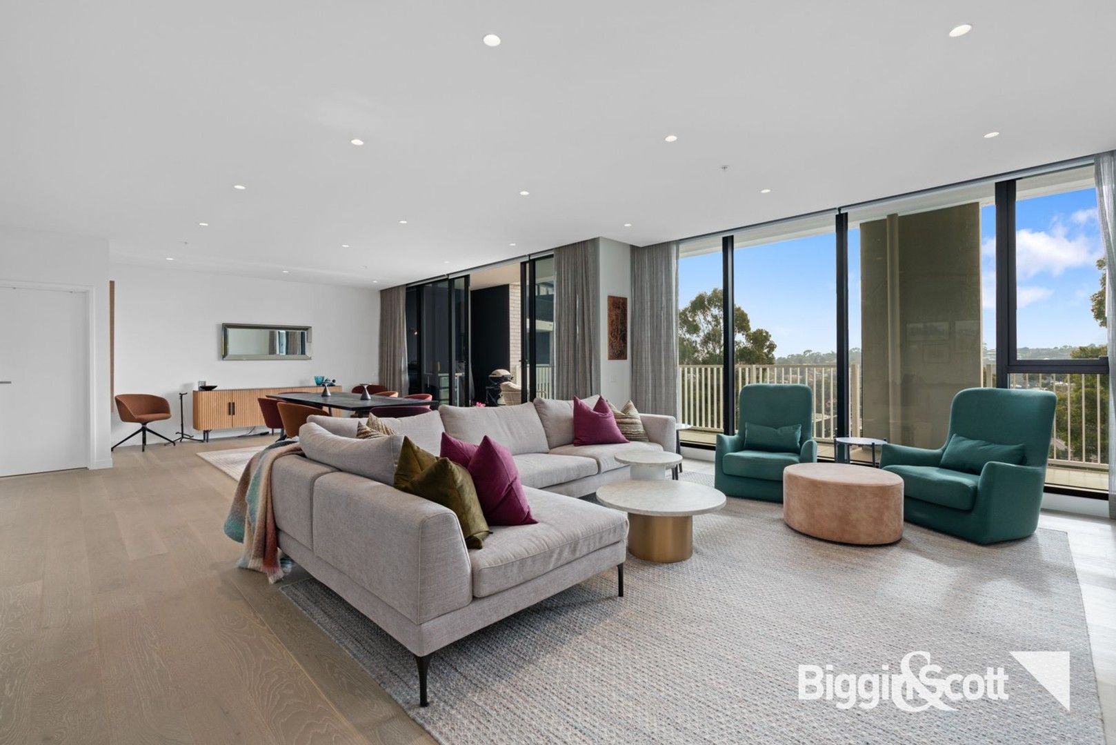 2 bedrooms Apartment / Unit / Flat in 406/65 Stables Circuit DONCASTER VIC, 3108