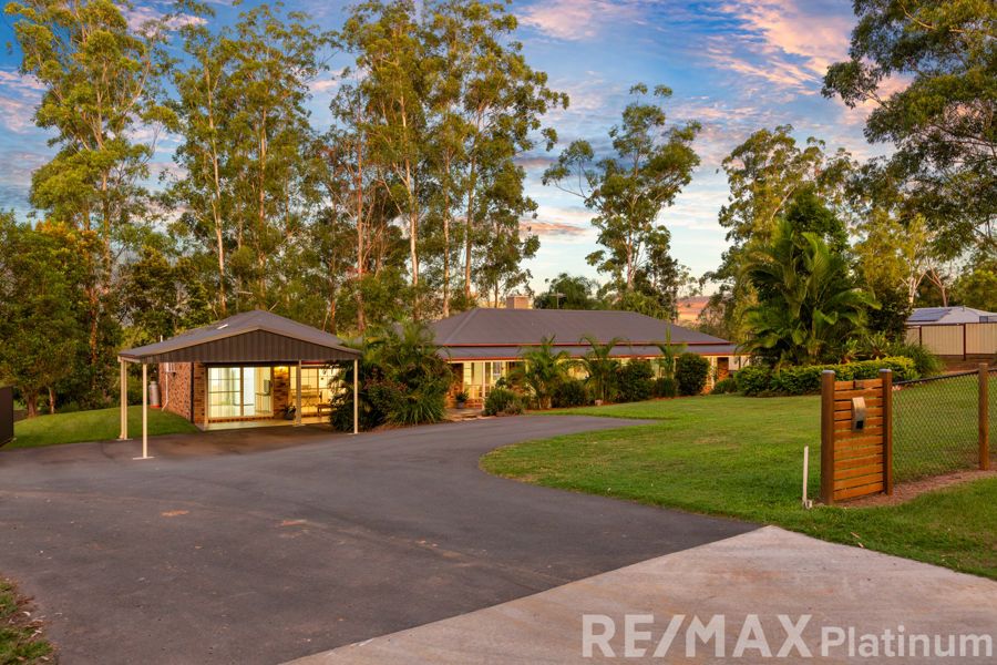 6 bedrooms House in 592-596 Oakey Flat Road BURPENGARY QLD, 4505