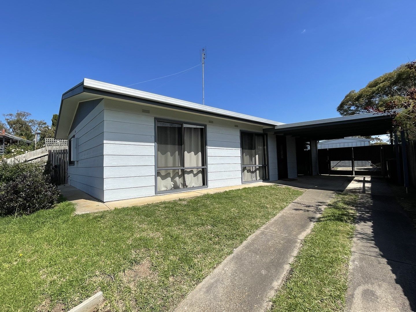 8 CLIFTON CLOSE, Wy Yung VIC 3875, Image 0