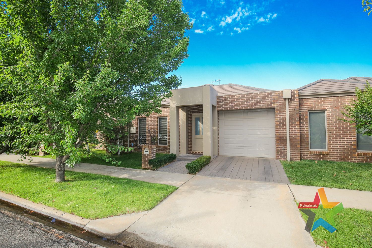 Villa 2/11 Rosemont Avenue, Mildura VIC 3500, Image 0