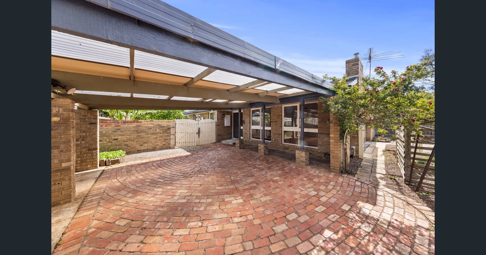 13 Risson Street, Melton South VIC 3338