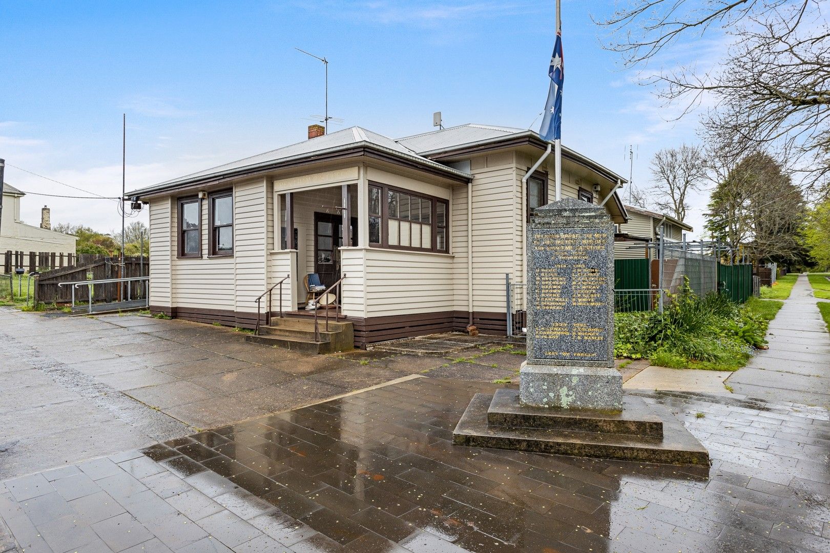 2 bedrooms House in 47 High Street TRENTHAM VIC, 3458