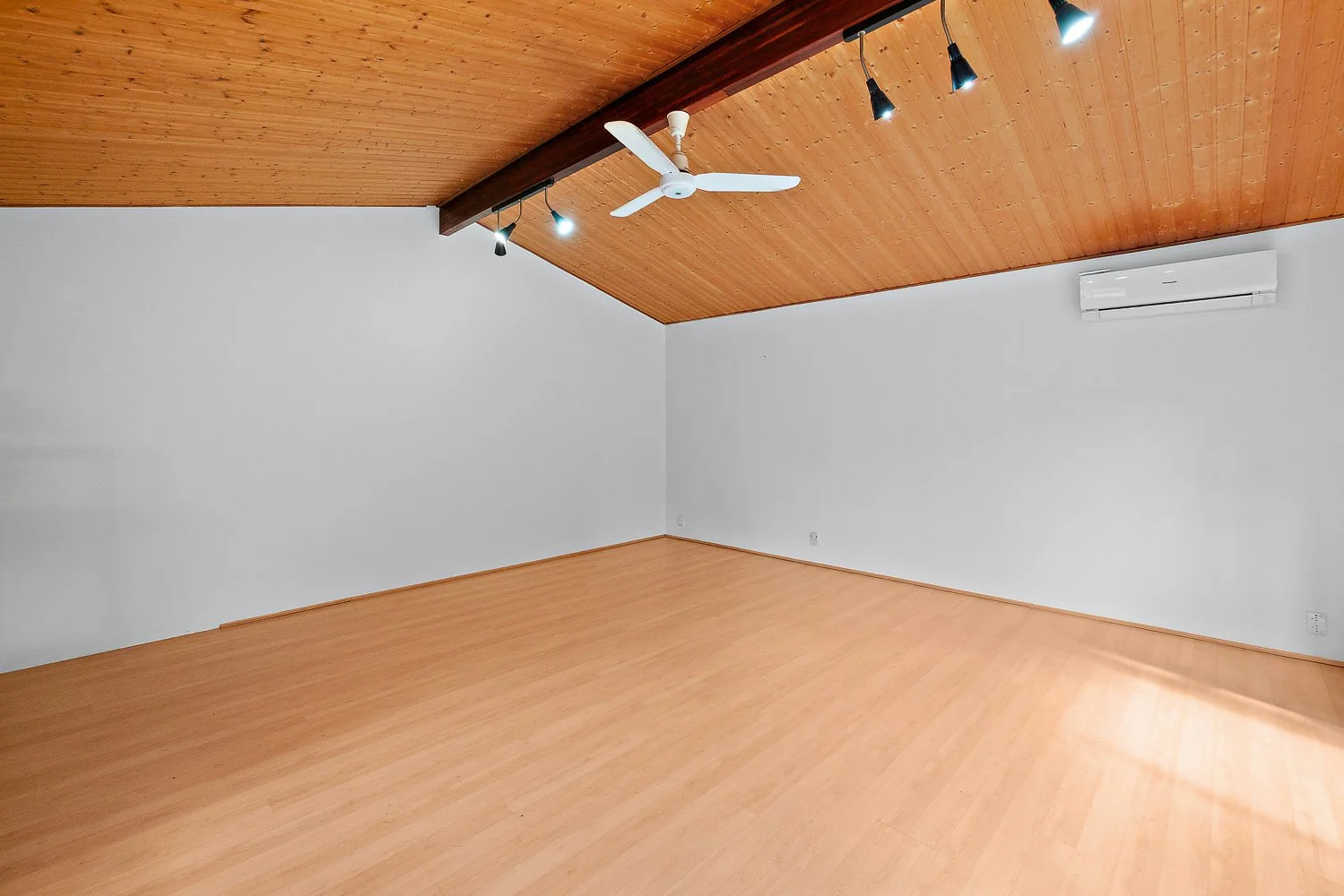 Additional image 16 of 11 Moysey Court, Parmelia WA 6167