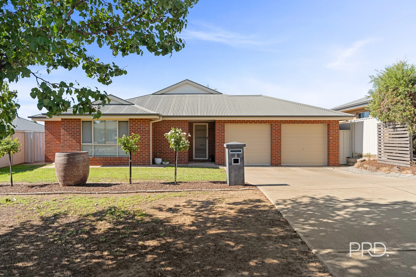 5 Dundale Crescent, Estella NSW 2650