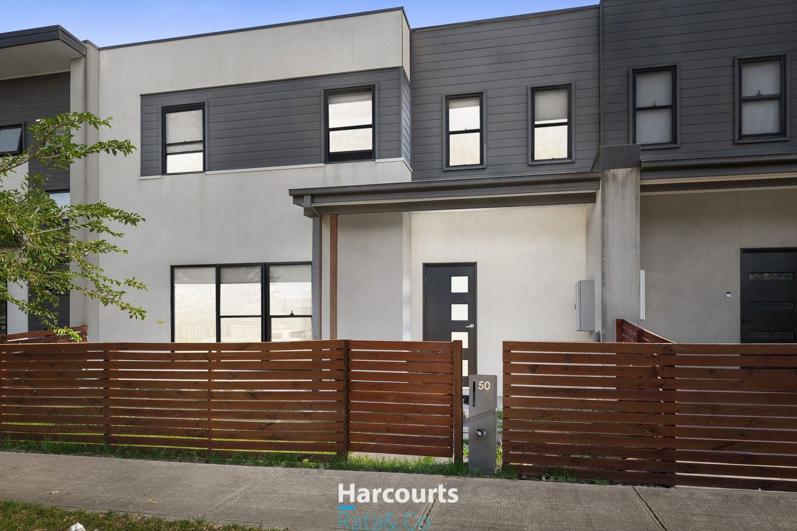 3 bedrooms Townhouse in 50 Oscar Circuit ROXBURGH PARK VIC, 3064