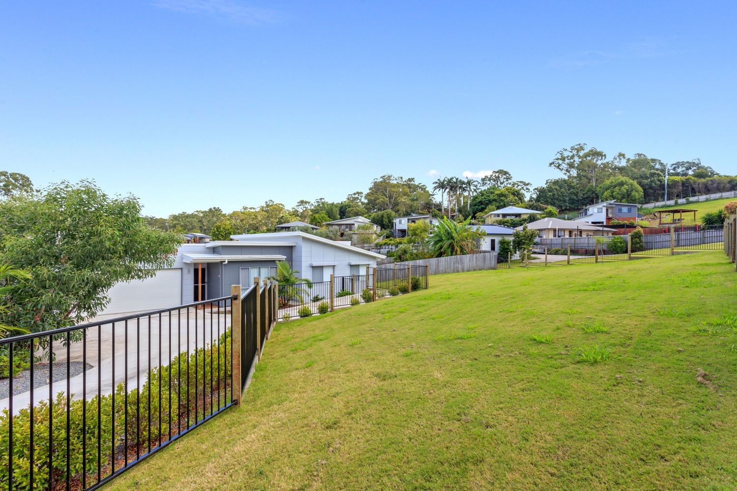 2/7 Moss Day Place, Burnside QLD 4560, Image 1