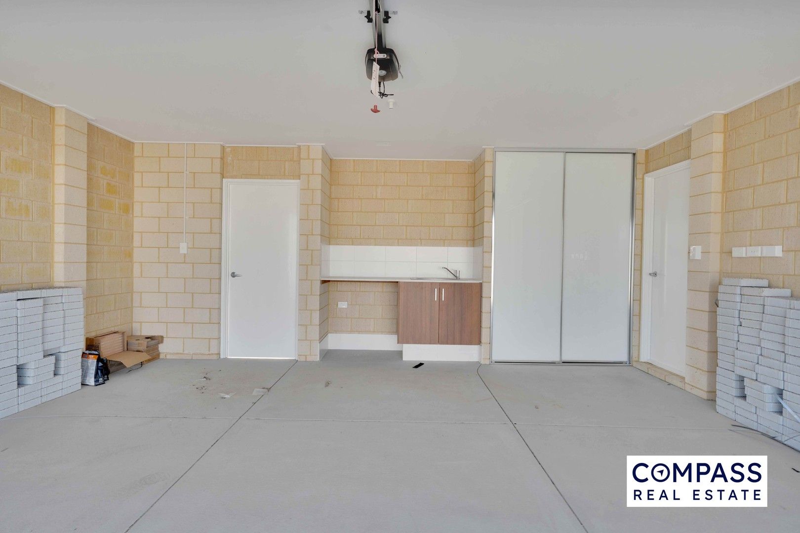 4 bedrooms House in 19 Cloudburst Avenue BALDIVIS WA, 6171