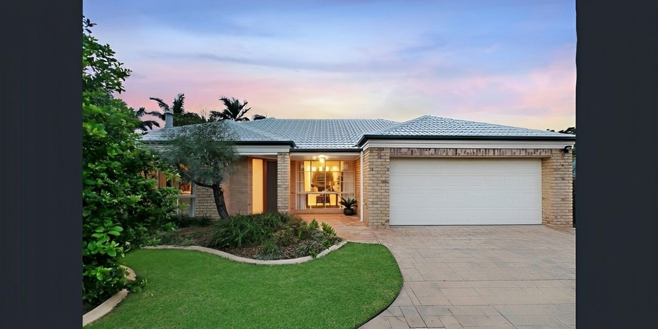 8 Mitchell Place, Belmont QLD 4153, Image 0