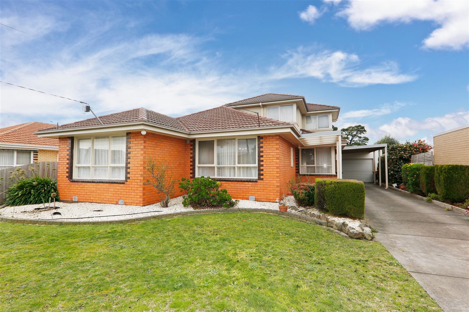 5 bedrooms House in 42 Kingswood Avenue MOUNT WAVERLEY VIC, 3149